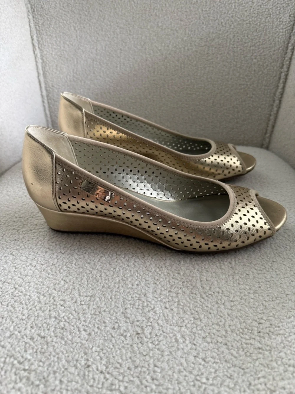 Anne Klein Women’s Metallic Gold Peep-Toe Small Wedge - Picture 2 of 6